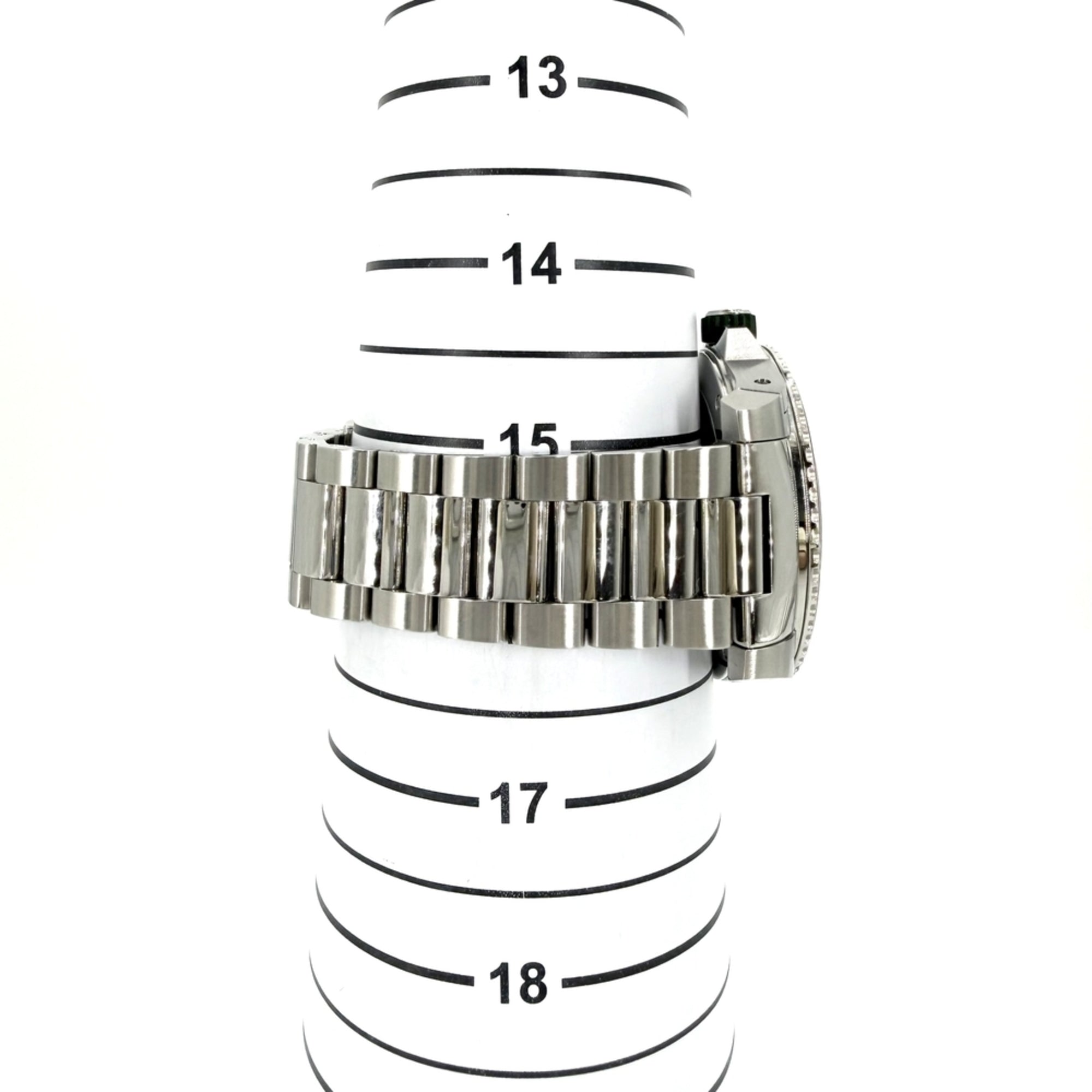 Montre Gucci Date Dive YA136222 Vert cadran 45 mm