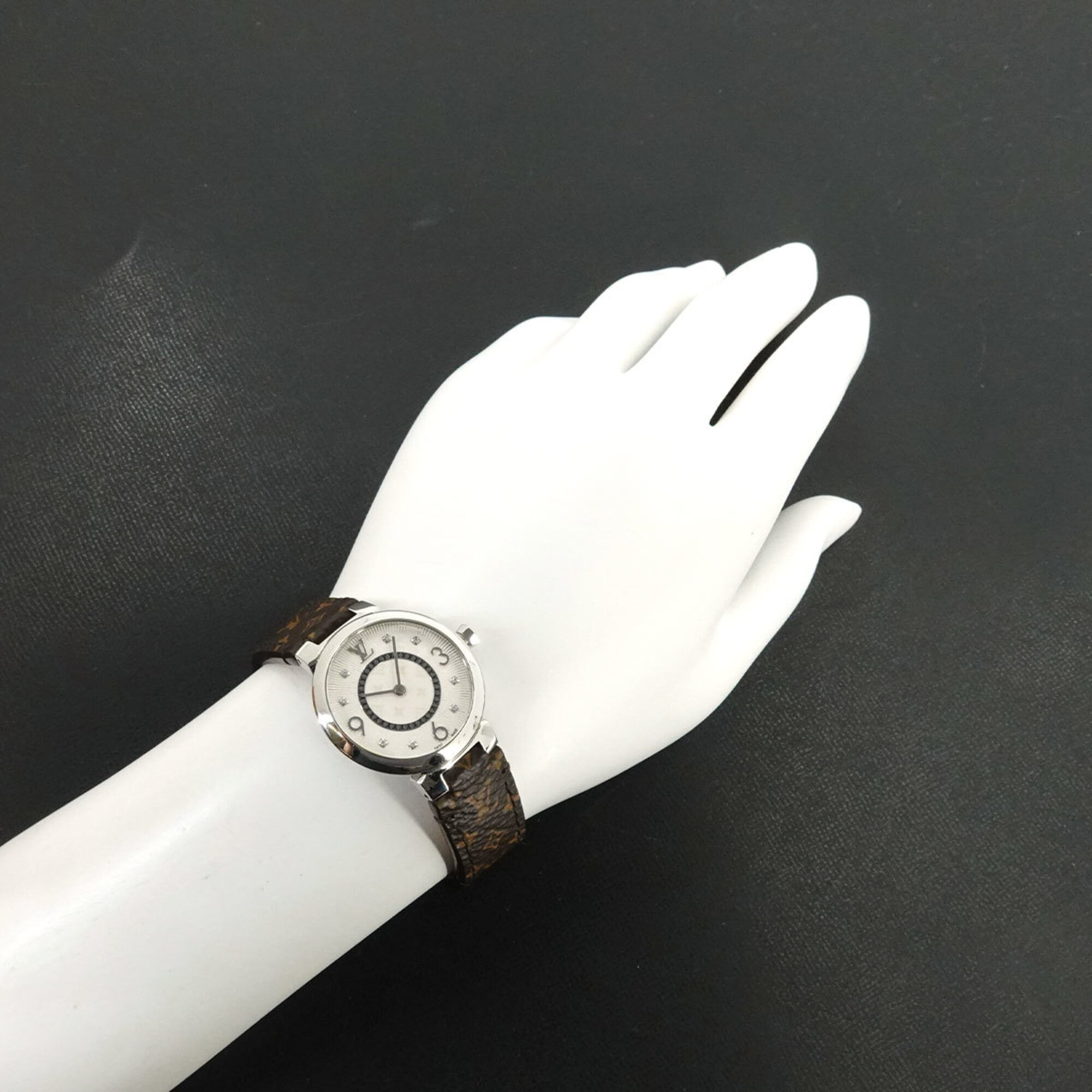 Louis Vuitton Tambour Q12MG Silver Dial 28mm Watch