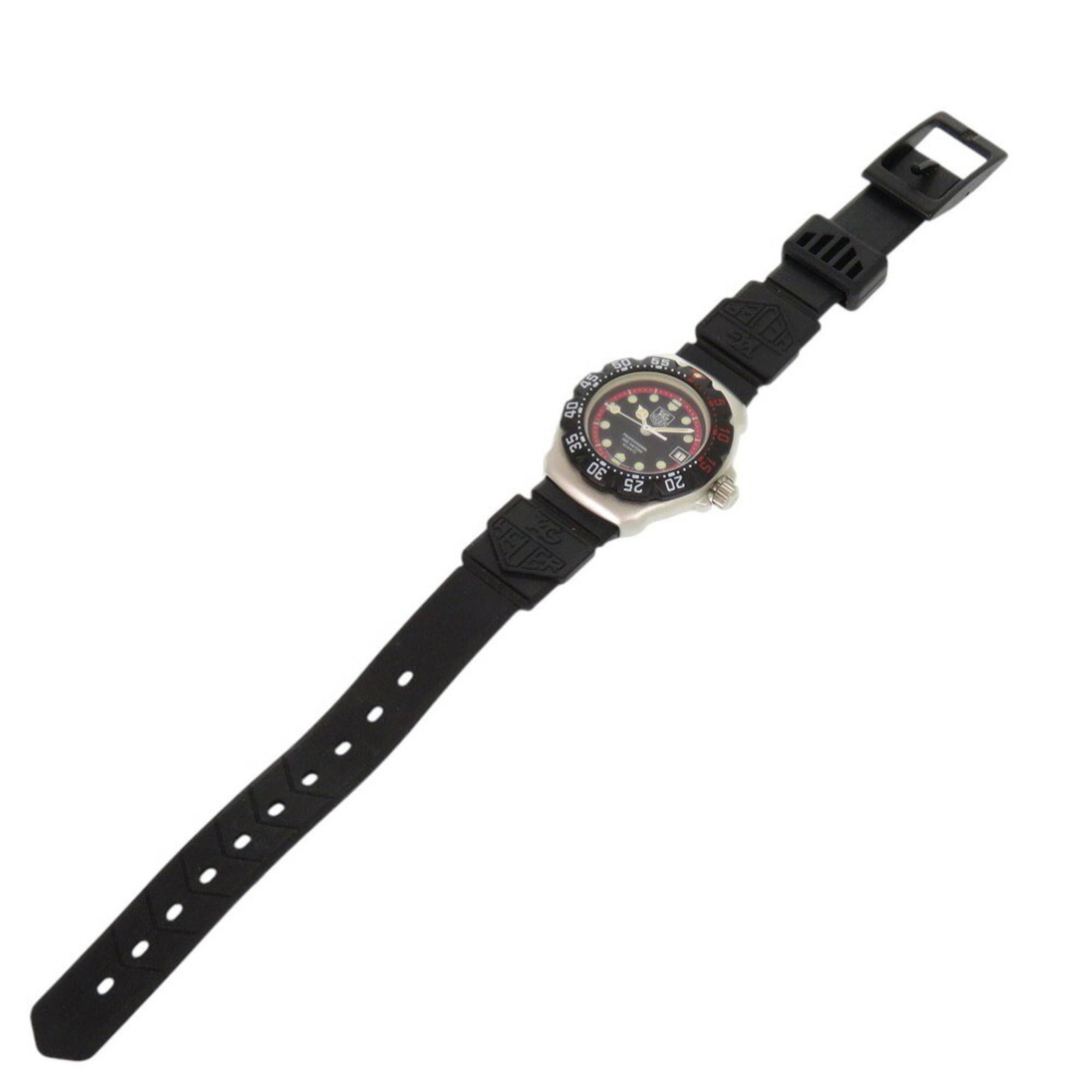 TAG Heuer Formula 1 374.508 Quarzzuhr aus Edelstahl mit Kautschukarmband Schwarz und Zifferblatt 1729