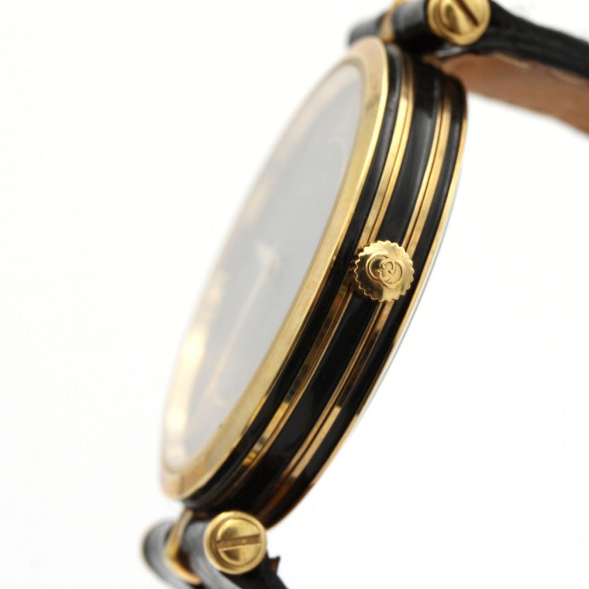 Gucci 2040M 2040M Black Dial 30mm Watch