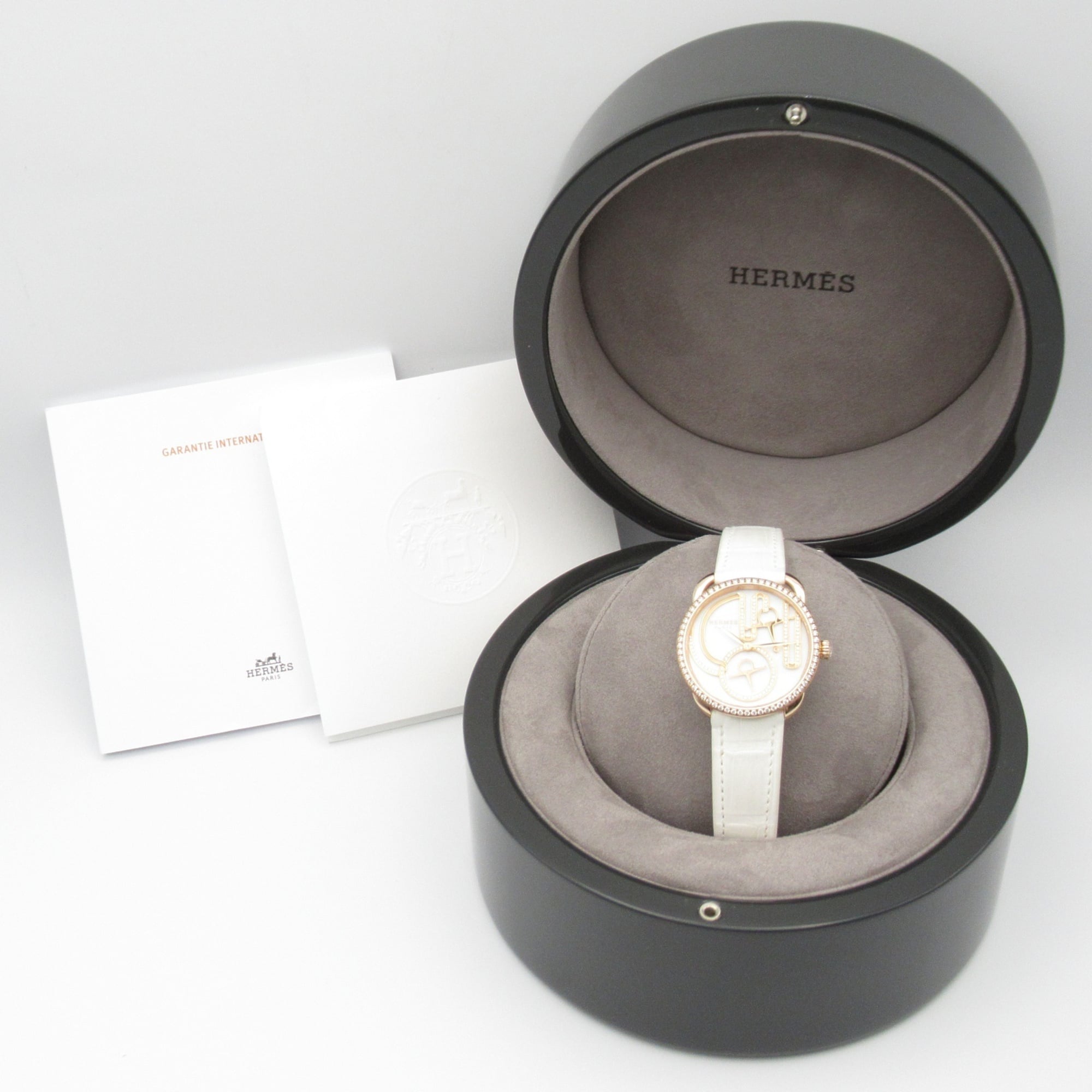 Hermes Arceau Grande Turarara Bride et Maure AR12.671 White Dial 34mm Watch