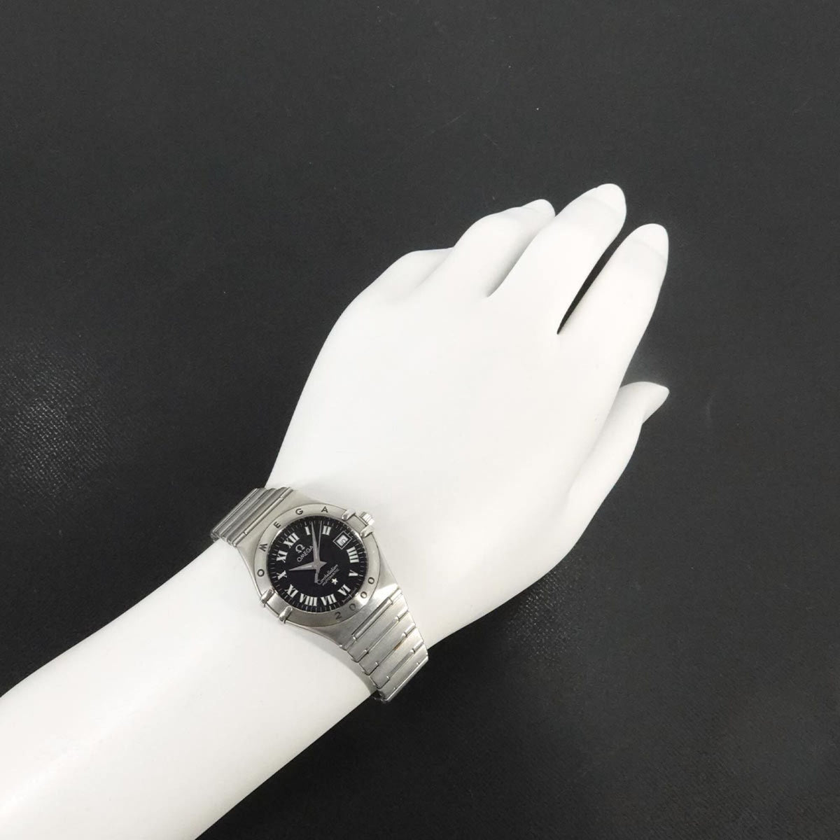 Montre Omega Constellation Millennium 1594 50 Noir, cadran de 27 mm