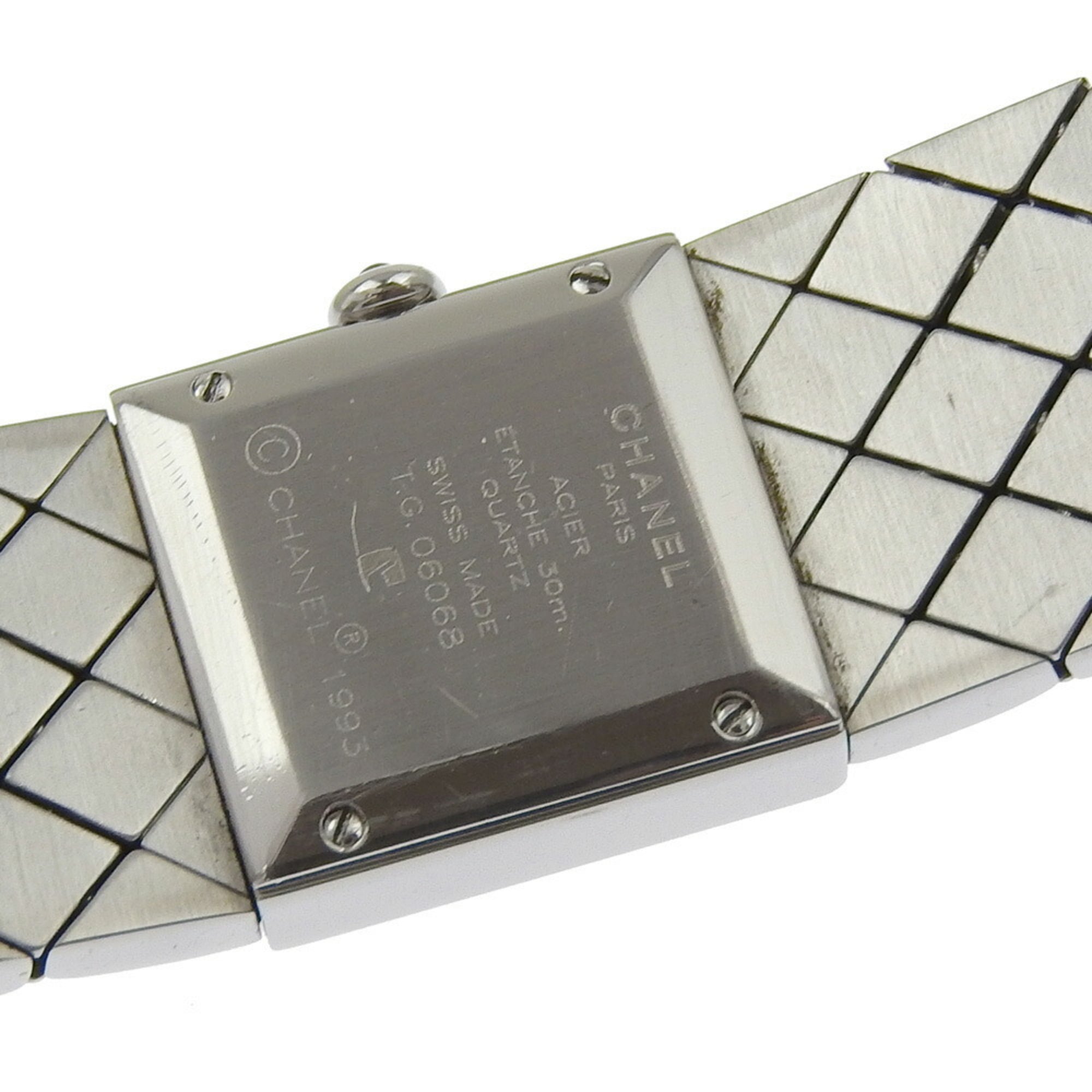 CHANEL Matelassé-horloge met diamanten rand H0489, roestvrij staal, quartz, analoog display, zwarte wijzerplaat, damesmodel I213024033