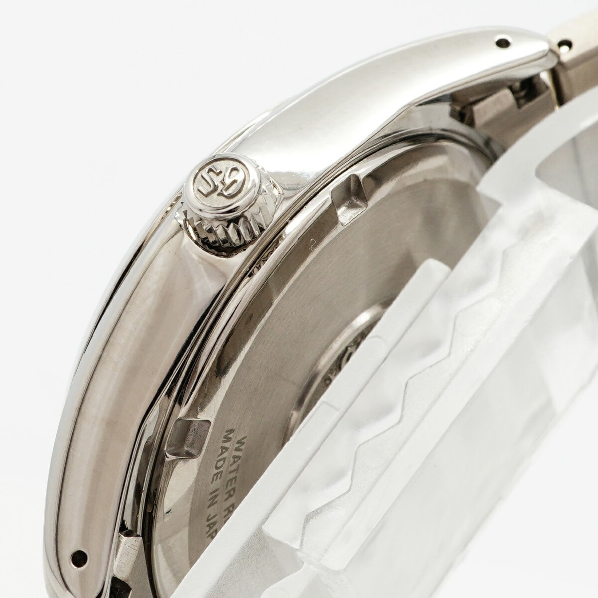 Seiko Grand SBGX355/9F62-0AR0 White Dial Titanium 36mm Watch