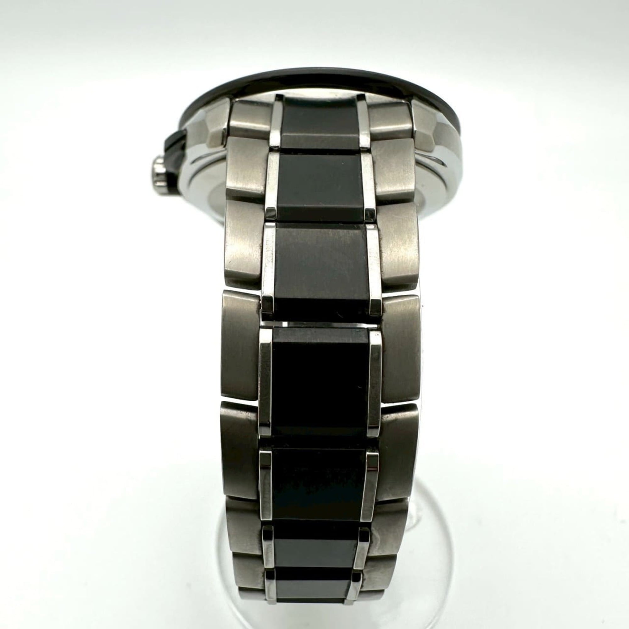 Montre Pour Hommes Seiko Brightz SAGA261/8B63-0AN0, jour Date, à énergie solaire et radiocommandée, en titane, Noir et Bleu