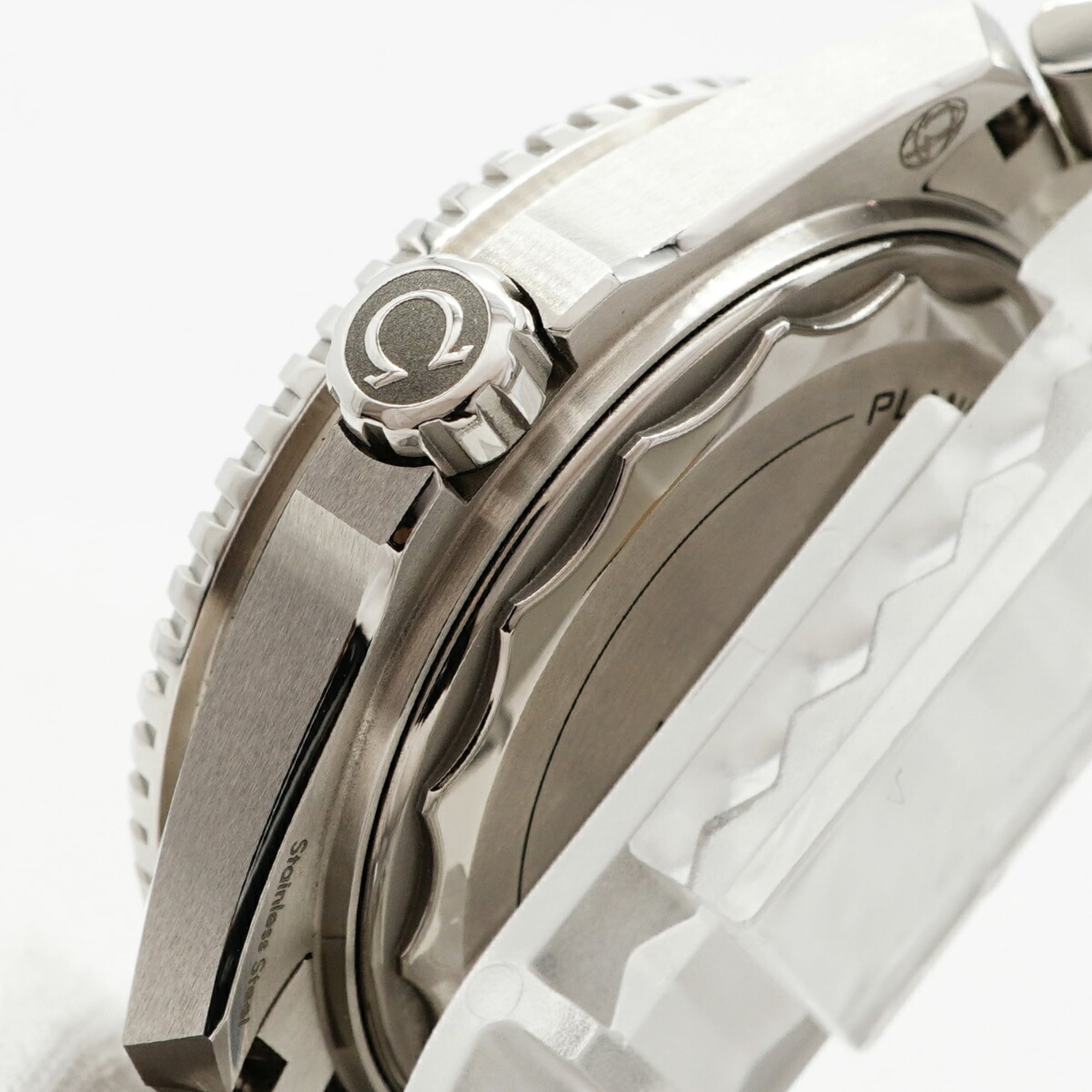 Omega Seamaster Planet Ocean 217.30.42.21.01.001 herenhorloge met zwarte wijzerplaat