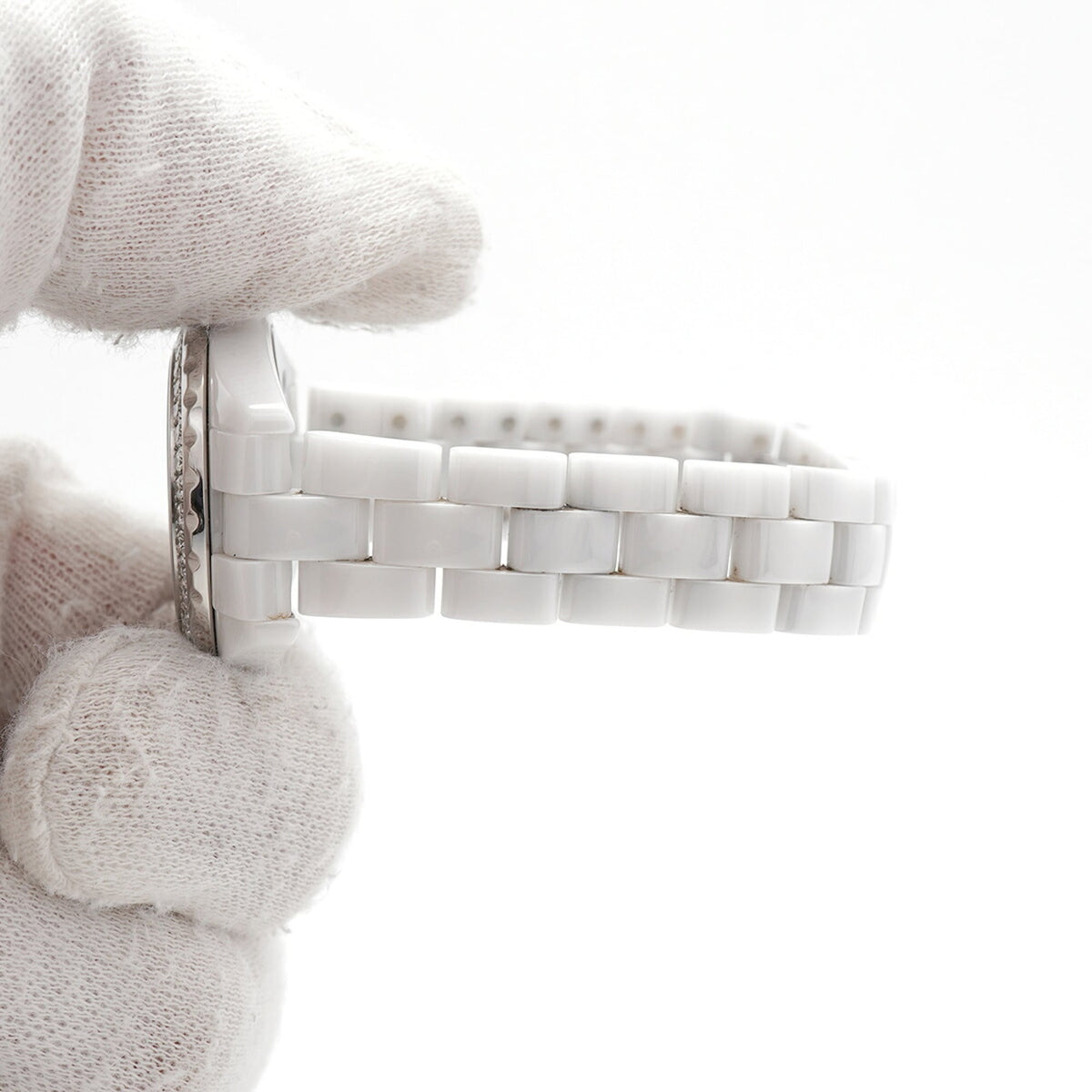 Chanel J12 8P Diamond H2572 White Dial 28mm Watch