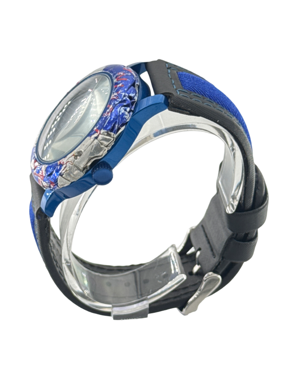 ReWATCH Swiss Made „Cansurf“ Quarz Vintage Uhr – Blau/ Rot Lünette aus recyceltem Material